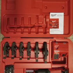 Milwaukee M18 Force Logic Press Tool
