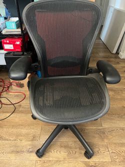 Herman Miller Aeron office chair size B