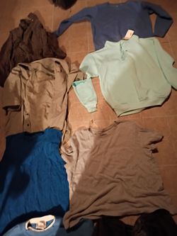 Box of medium clothes,scroll