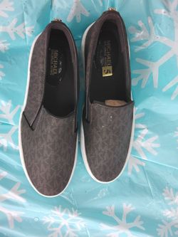 DIFFERENT KINDS OF SHOES