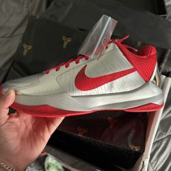 Kobe 5 Caitlin Clark Size 9