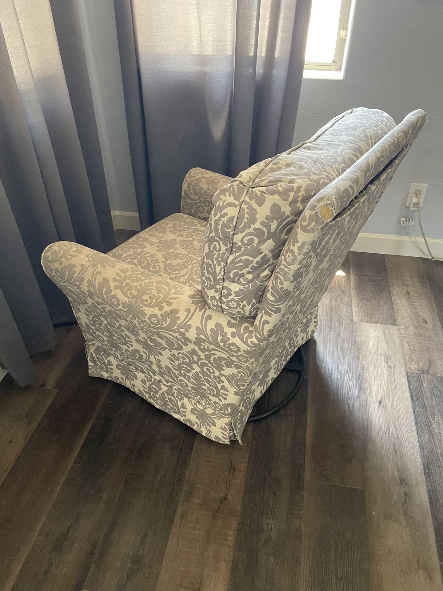 Rocking Chair - Swivel 