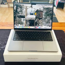 Apple MacBook Pro 14-inch M3 16GB RAM 500GB In Box Like New with Apple Warranty!!!