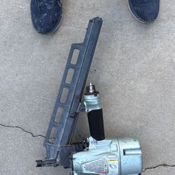 Hitachi 3 1/4 Strrip Nailer