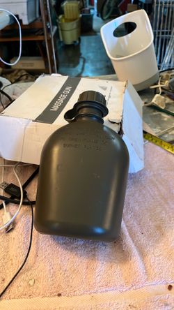 Canteen plastic dark green