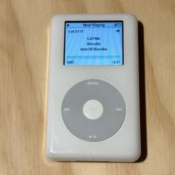 iPod Classic 4thGen A1099 20GB White Tested Good Batt-10-12hr w/3117Songs/Charger