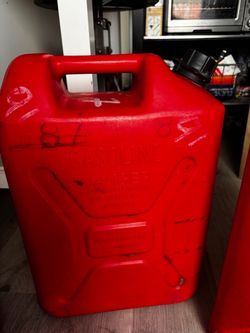 5 Gallon Gas Cans