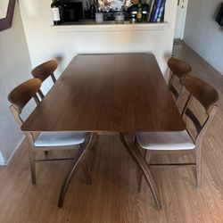 Dining Table & Chairs
