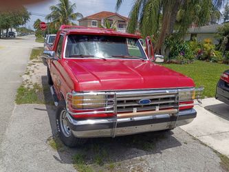 1983 f  150. Club cab 4 speed  with  over dr