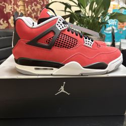 Jordan 4 Toro Sz 9 & 9.5