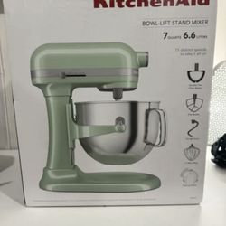 KitchenAid 7-Quart Bowl-Lift Stand Mixer | Pistachio