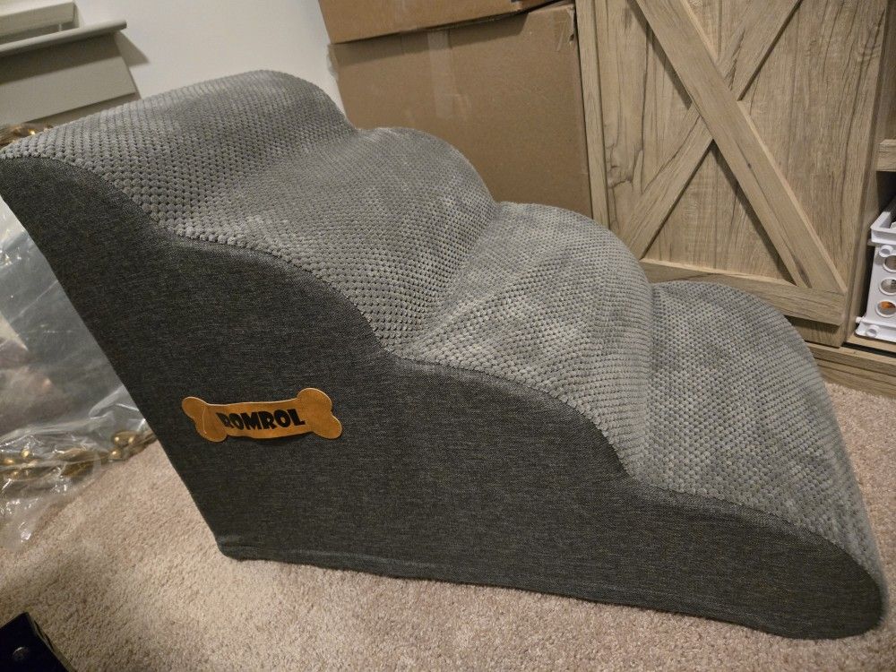 Romrol Dog Stairs!!!! $35 CASH ONLY