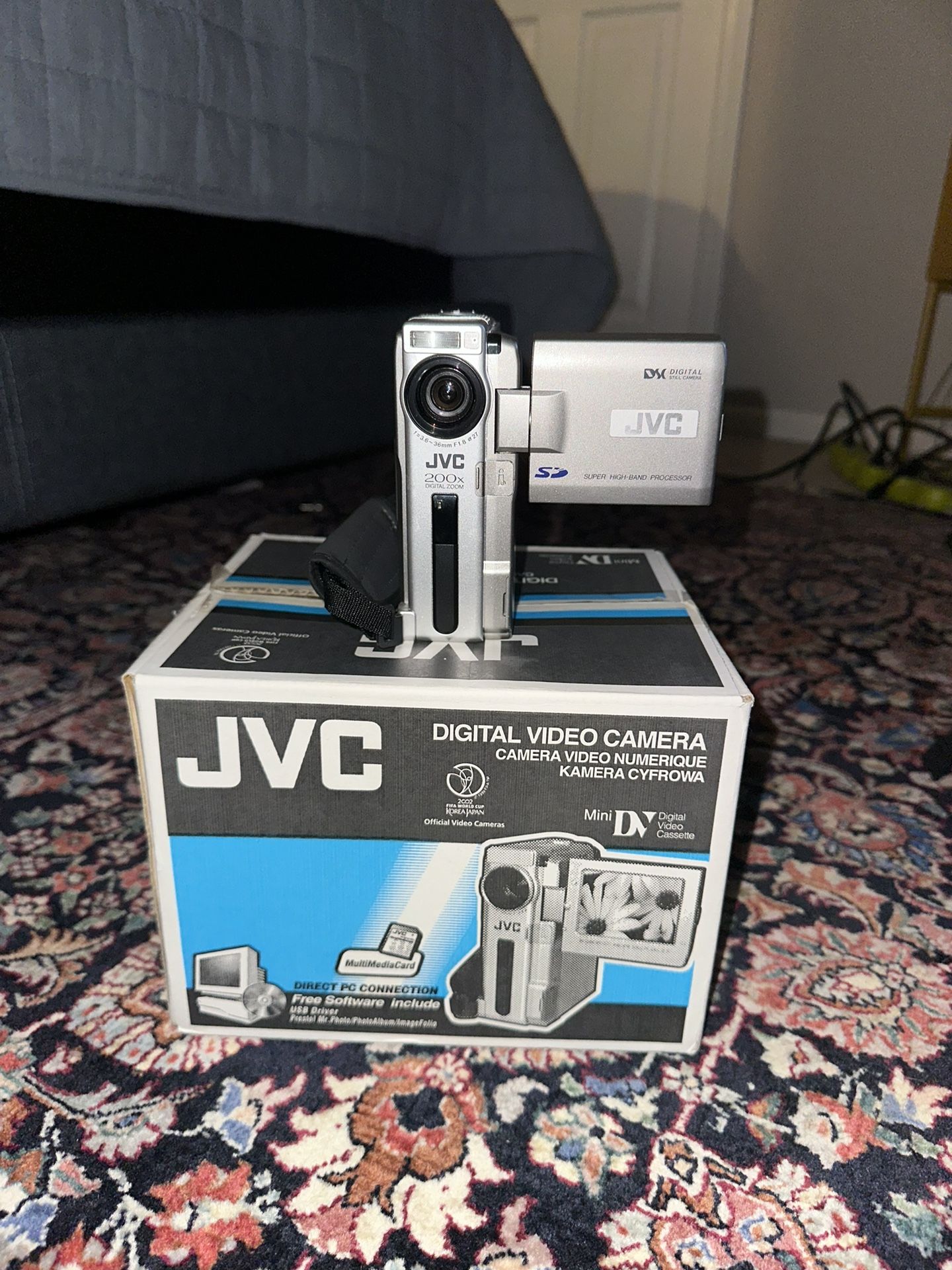 JVC GR-DVM75U MiniDV Camcorder