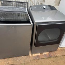 Washer whirlpool  Electric Dryer Kenmore  In good condition