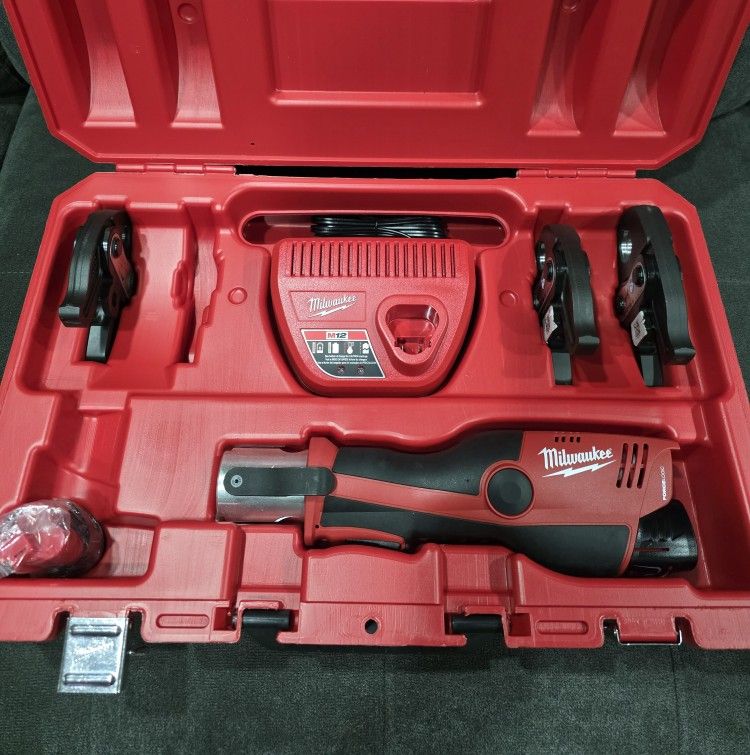Milwaukee M12 Force Logic Cordless Copper Press Tool Kit (3 Jaws Included) with Two 1.5 Ah Battery and Hard Case