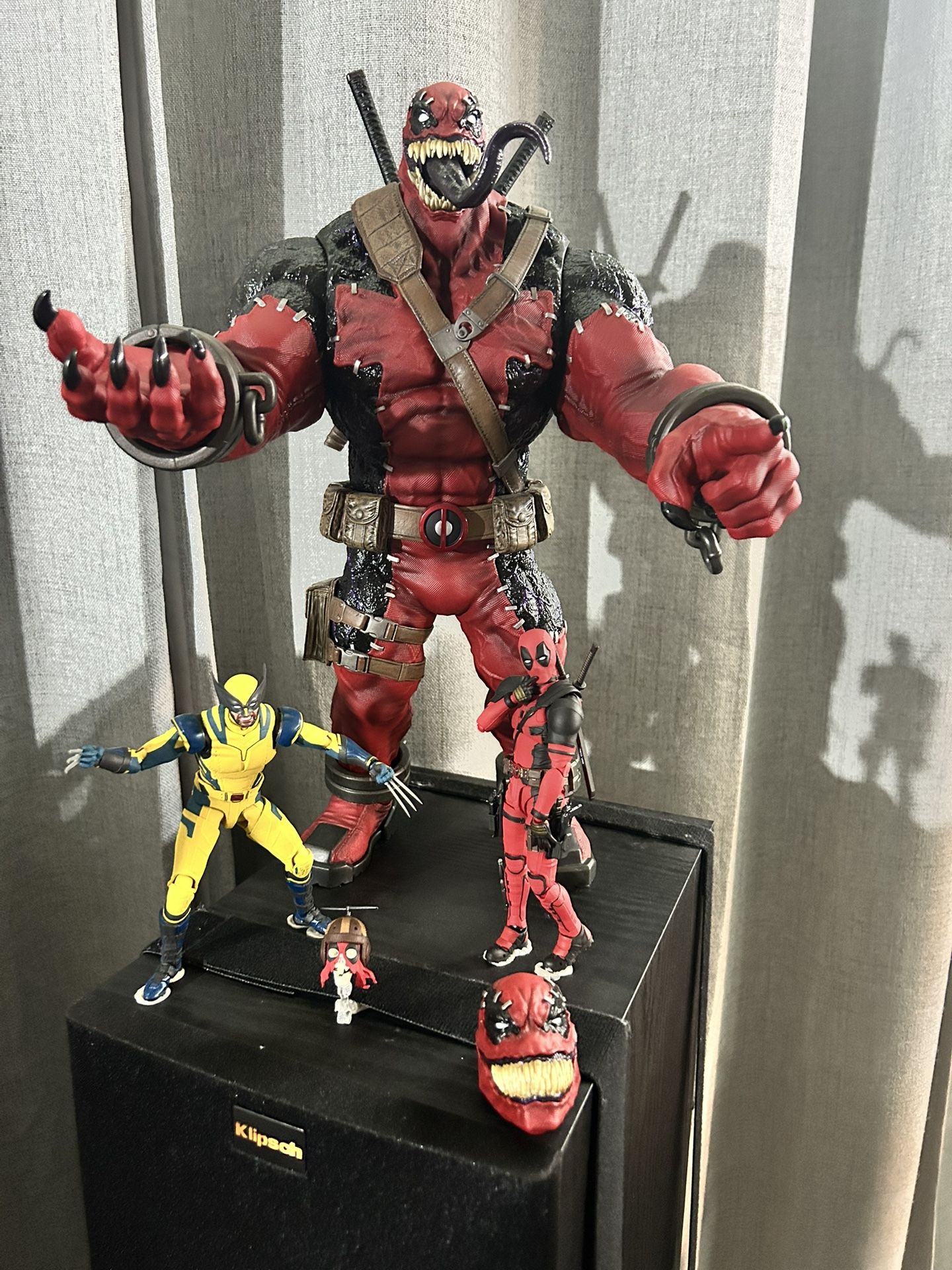 Hot Toys Venompool Exclusive Edition