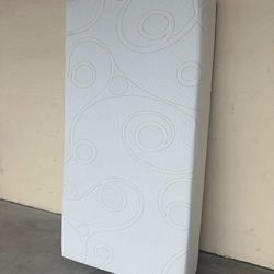 White Memory Foam Twin Size Mattress Set