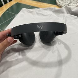 Logo Tech Head Phones