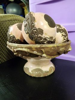 Shabby Table Decor 
pink and brown clay with glaze
bowl and 5 balls 