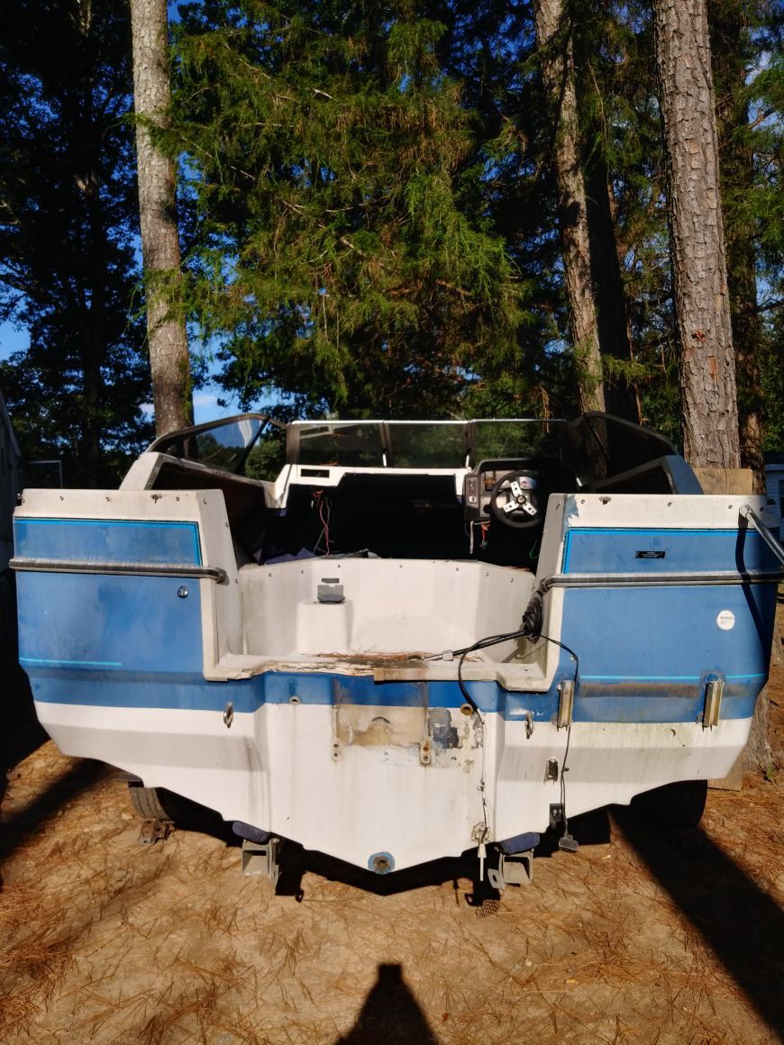 Bayliner boat for sale with trailer. No motor
