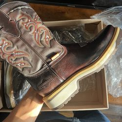 MEXICAN STYLE WORK BOOTS SIZE 10