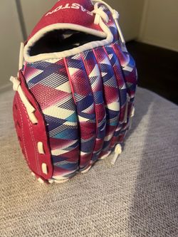Easton Moxie Youth FastPitch Softball Glove