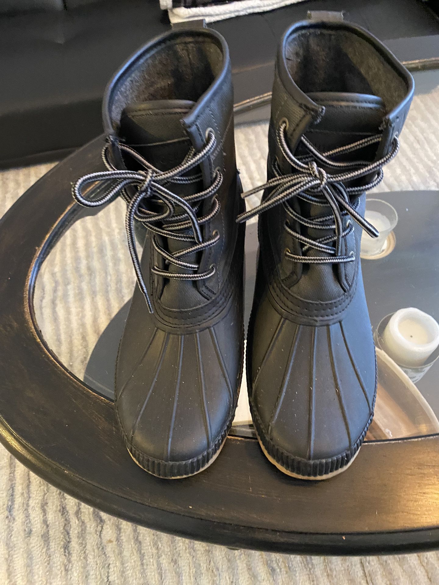 hilfiger boots waterproof size 12 for Sale in IL - OfferUp