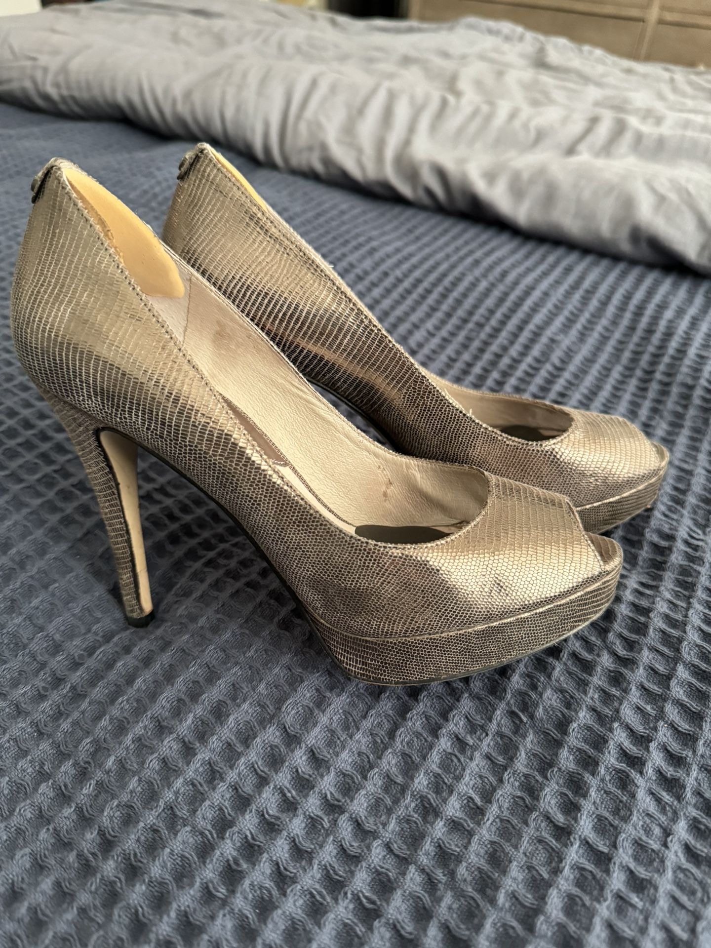 Michael Kors Metallic Platform Pumps Size 6.5