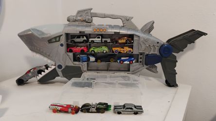 Hot Wheels Shark Carrying Case