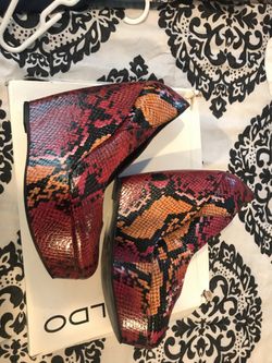 Aldo wedges(size 8) with matching clutch