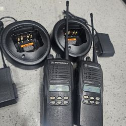 2 X MOTOROLA HT1250 LS+ UHF 403~470 MHz 4w 16CH Two Way Radio-Black

