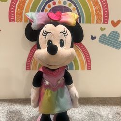 MINNIE  MOUSE SINGS AND BOW  LIGHTS UP -  SHE IS 12 inches