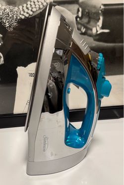 Sunbeam 1200W Steam Iron with Retractable Cord – Tested & Working