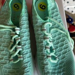 Tenis Shoes