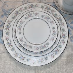 Vintage 48-Piece Fine china Set 