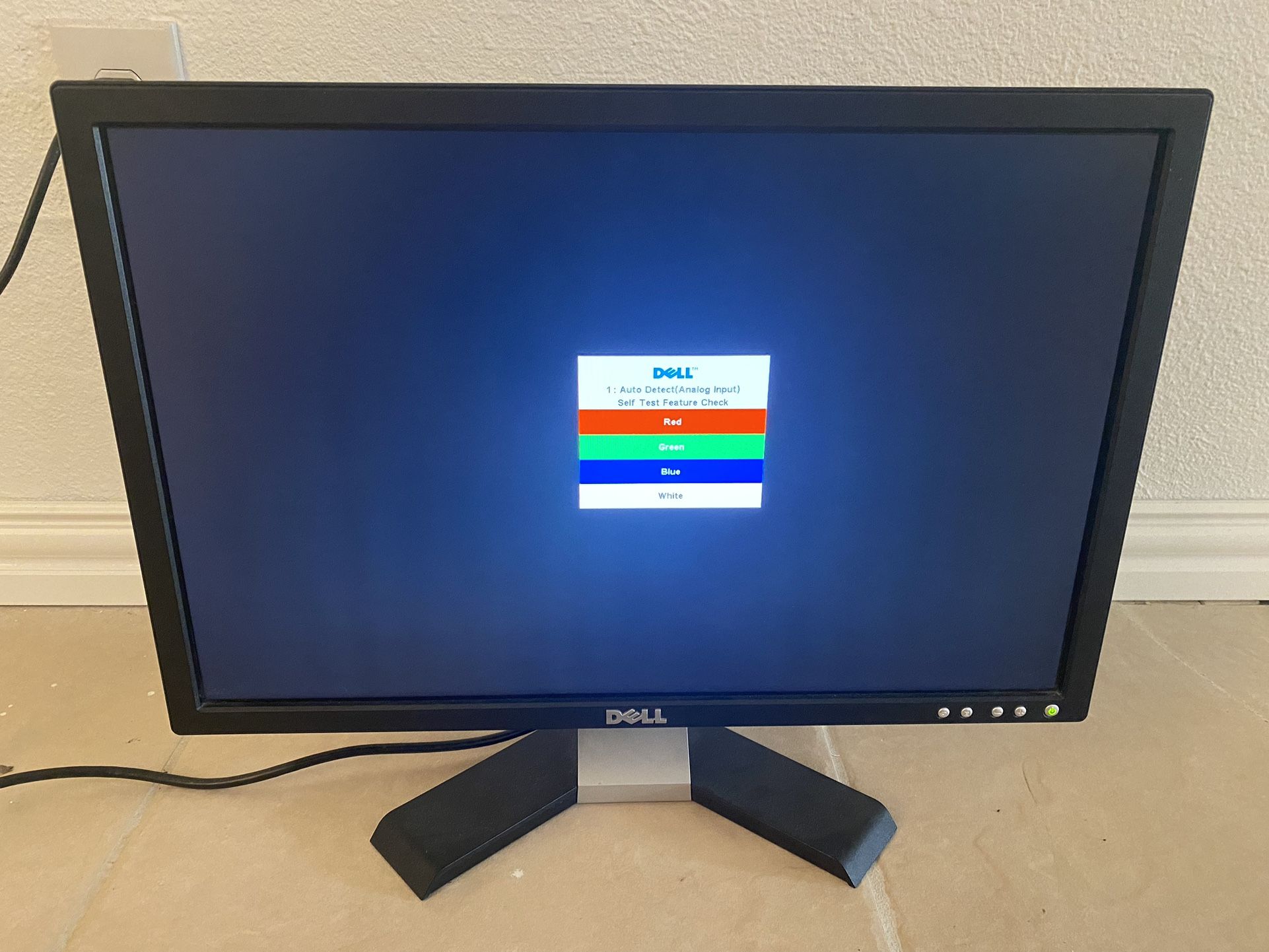 DELL E207WFPC 20" Flat Panel LCD Monitor W/Stand,Power Cord &VGA Cable Black