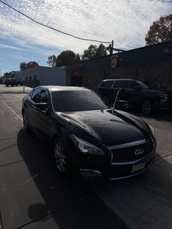 2017 Infiniti Q70