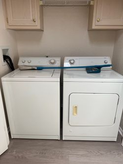 Whirlpool Washer + Electric Dryer Set