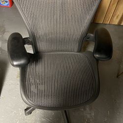 aeron Chair Hermon Miller Size B