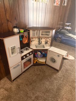 KidKraft Grand Gourmet Corner Play Kitchen