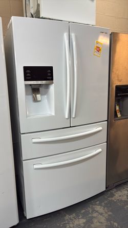 Like new Samsung refrigerator