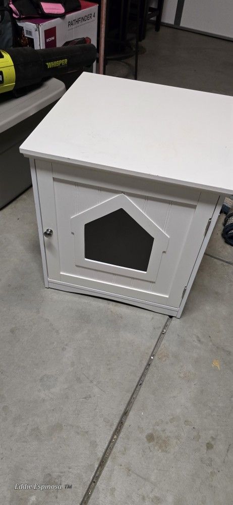 HAPPaws Cat litter Furniture Box