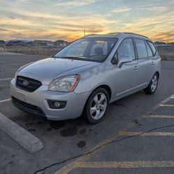 2007 KIA Rondo