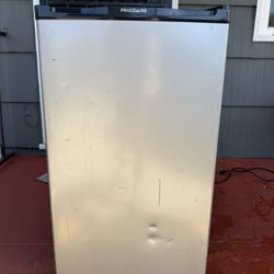 Frigidaire  Mini Fridge