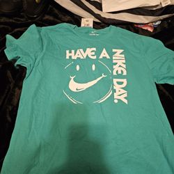 Medium Nike Have A Nice Day Tshirt 