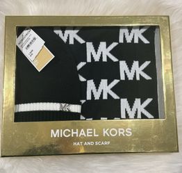 Michael Kors Hat & Scarf 🧣 