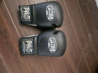 Pro boxing gloves
