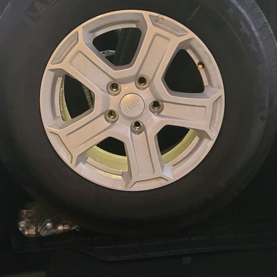 Stock Jeep Wrangler Tires