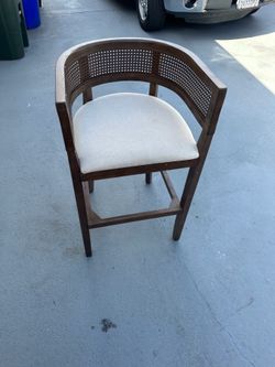 Bar stool