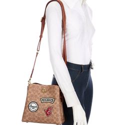 New COACH WILLOW BUCKET BAG WITH PATCHES